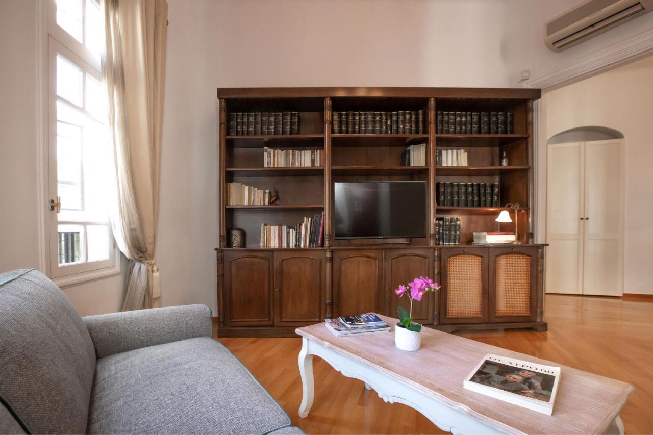 Neoclassical Apartment Close To Syntagma-Plaka By Ghh Atenas Exterior foto
